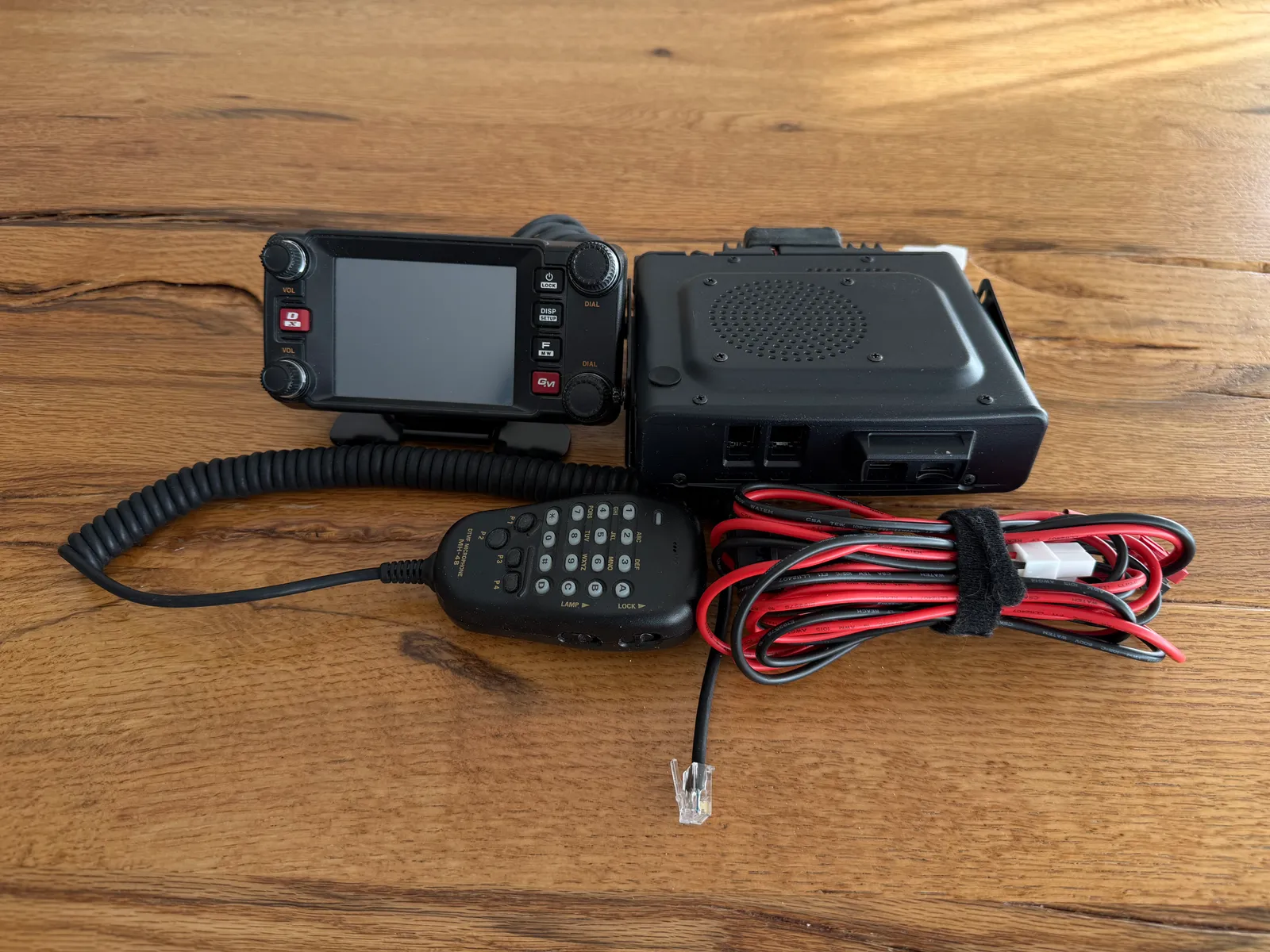 Yaesu FTM-400, photo 1